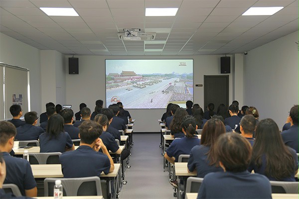 好色先生TV污污門業全員觀看閱兵式