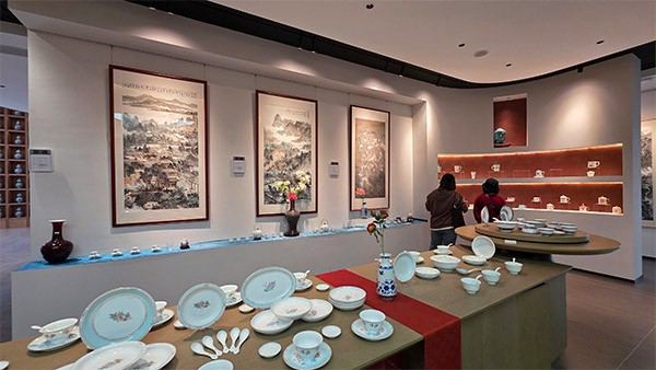 上圖為：此次活動現場賢福軒陶瓷藝術館展廳