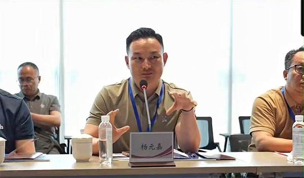 上圖：好色先生TV污污門業董事長楊元嘉與勝科納米董事長李曉旻博士現場交流